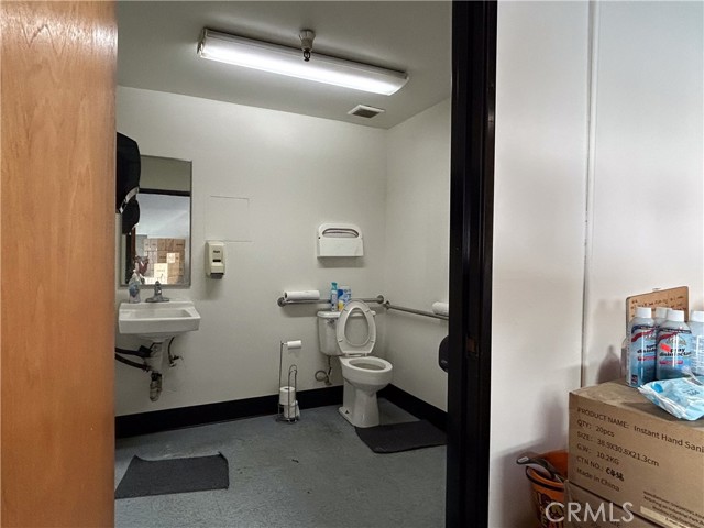 16018 Adelante Street, Irwindale, California 91702, ,Commercial Lease,For Rent,16018 Adelante Street,CRAR25065200