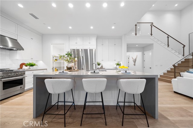 101 Lustro, Irvine CA: https://media.crmls.org/medias/f467c940-f6e0-41e9-aeca-34a11aa5fdcc.jpg