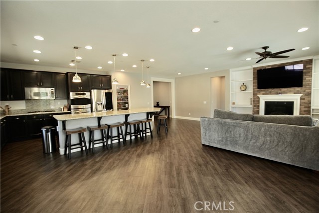 Detail Gallery Image 7 of 30 For 31811 Reinhardt Ct, Menifee,  CA 92584 - 4 Beds | 3 Baths