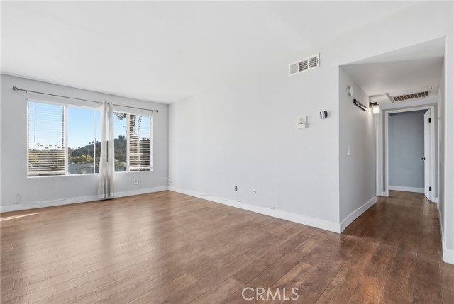 Detail Gallery Image 8 of 27 For 1422 Rock Glen #309,  Glendale,  CA 91205 - 2 Beds | 2 Baths