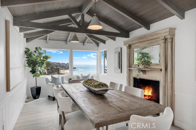 10 Camel Point, Laguna Beach CA: https://media.crmls.org/medias/f468822b-86b8-4afd-b4bf-f79fc6674195.jpg