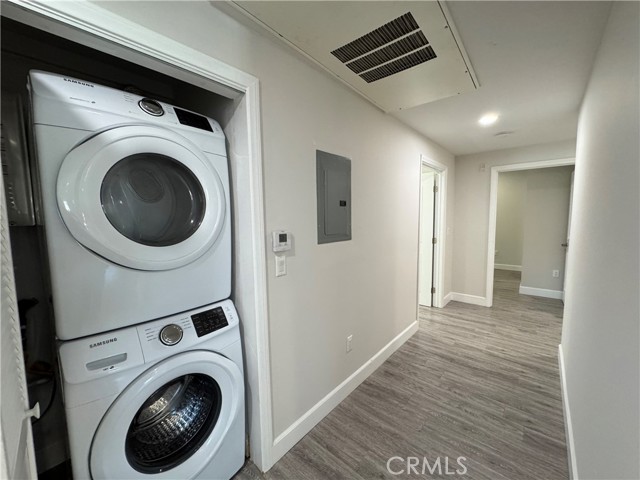 Detail Gallery Image 13 of 27 For 5432 Hermitage Ave #202,  Valley Village,  CA 91607 - 3 Beds | 2 Baths