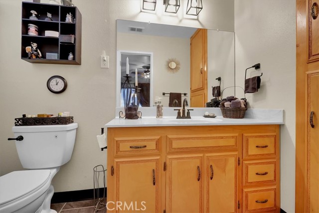 33230 Hollister, Lake Elsinore CA: https://media.crmls.org/medias/f468ebf3-5df4-41f6-8280-988e6f0de240.jpg