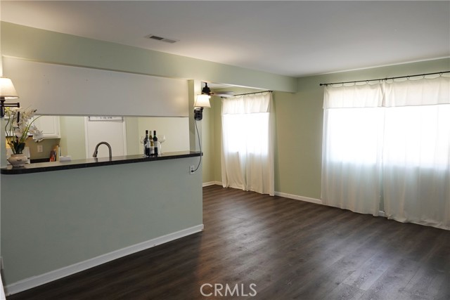 Detail Gallery Image 5 of 39 For 2033 Calle La Sombra #2,  Simi Valley,  CA 93063 - 2 Beds | 1 Baths