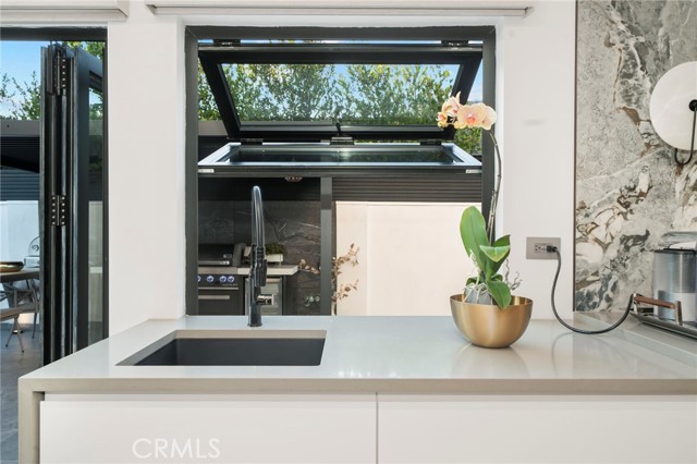 Detail Gallery Image 9 of 42 For 985 Begonia Ave, Costa Mesa,  CA 92626 - 3 Beds | 3 Baths