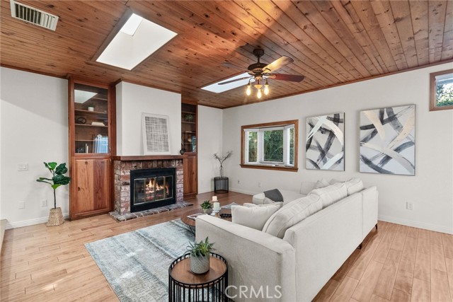 Detail Gallery Image 7 of 24 For 6313 Bluebell Ave, North Hollywood,  CA 91606 - 3 Beds | 2 Baths