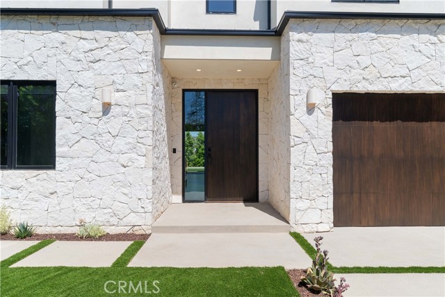 4320 Teesdale Avenue, Studio City CA: https://media.crmls.org/medias/f46a5d37-98e8-49b1-bc99-9bc43ad47852.jpg