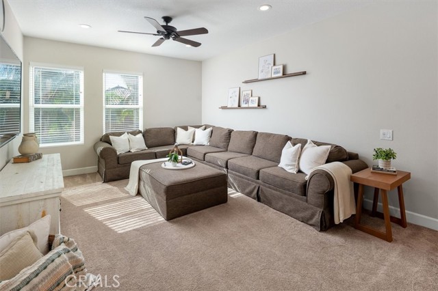 Detail Gallery Image 40 of 55 For 29231 Black Pine Way, Saugus,  CA 91390 - 6 Beds | 4/1 Baths