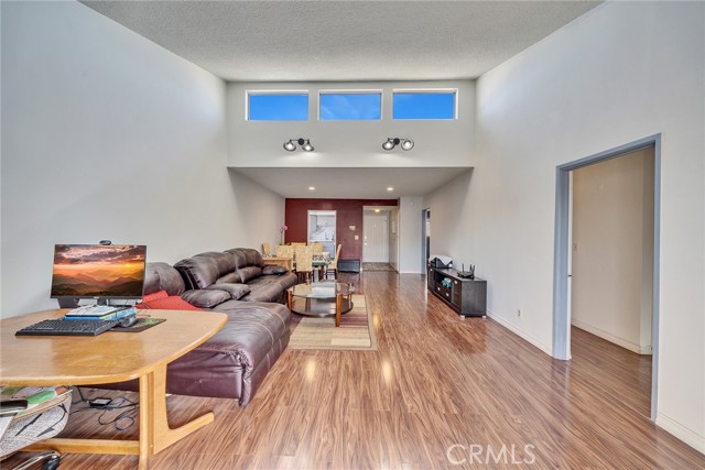 6151 Canterbury Drive, Culver City CA: https://media.crmls.org/medias/f46a84a9-34b3-4090-a409-9f5a7cc47d71.jpg
