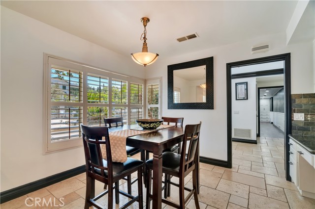 Detail Gallery Image 11 of 44 For 5067 Arundel Drive, Woodland Hills,  CA 91364 - 5 Beds | 4/1 Baths