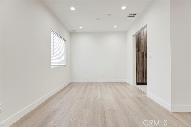 Detail Gallery Image 7 of 26 For 13327 Strathern St, North Hollywood,  CA 91605 - 3 Beds | 2 Baths