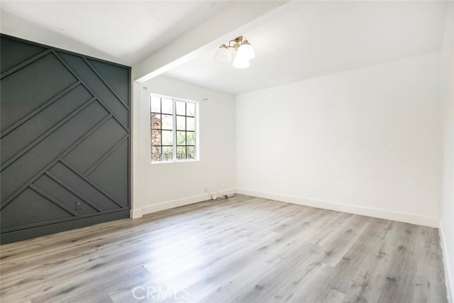 10058 Sunland Boulevard, Sunland CA: https://media.crmls.org/medias/f46b6e84-4473-49da-a36c-b132145423a0.jpg