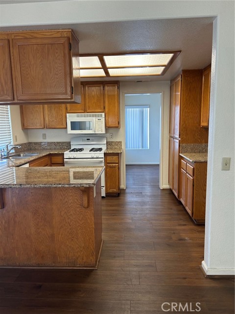 1151 Tori Drive, Hemet CA: https://media.crmls.org/medias/f46b8ef4-5c48-4cd8-aa94-ac7fcb832edc.jpg