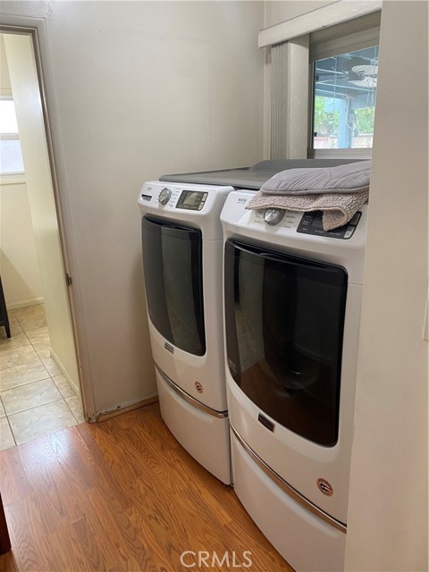 Detail Gallery Image 12 of 15 For 264 W Grandview Dr, Azusa,  CA 91702 - 2 Beds | 2 Baths