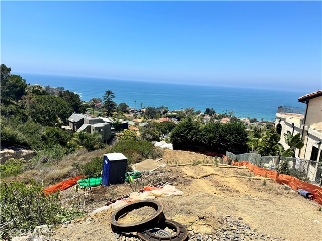 7530 Hillside Drive, La Jolla CA: https://media.crmls.org/medias/f46bb492-a543-4339-be36-d9ce0e473fd6.jpg