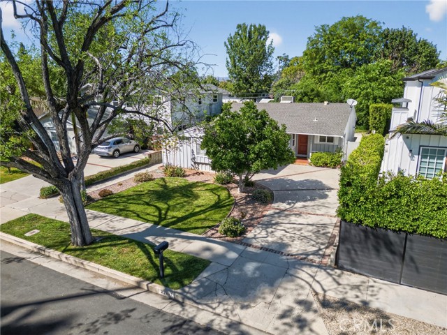 Detail Gallery Image 35 of 37 For 22647 Clarendon St, Woodland Hills,  CA 91367 - 3 Beds | 2 Baths