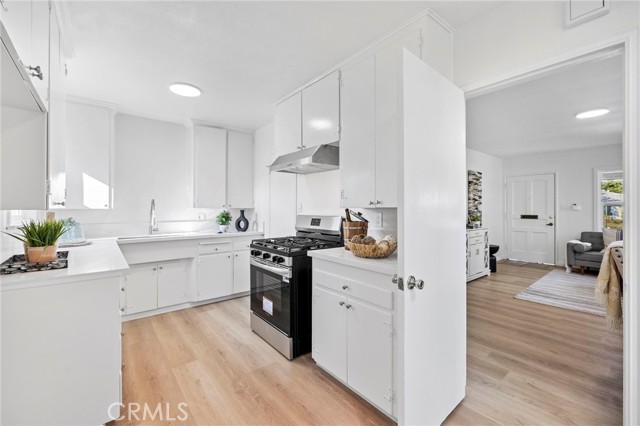 Detail Gallery Image 15 of 45 For 2100 W Valencia Dr, Fullerton,  CA 92833 - 3 Beds | 1 Baths