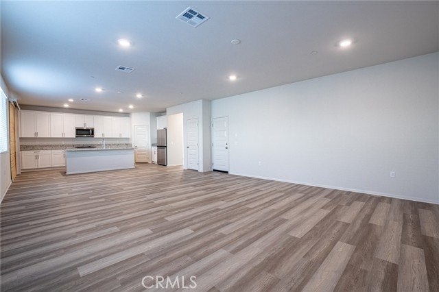 Detail Gallery Image 13 of 22 For 19508 Hanging Rock Rd., Lake Elsinore,  CA 92532 - 3 Beds | 3 Baths