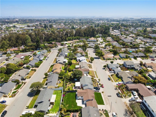 270 Fairfax Avenue, Ventura CA: https://media.crmls.org/medias/f47005b6-54bc-43a8-a0c2-f77764160ff3.jpg