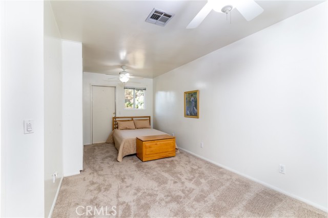 4899 Glenwood Drive, Riverside CA: https://media.crmls.org/medias/f4703ebf-09c0-478f-859a-e1c28718029d.jpg