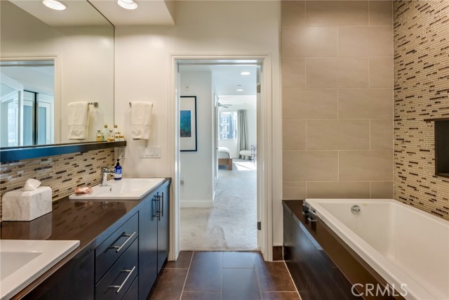 Detail Gallery Image 13 of 21 For 12020 Guerin St #303,  Studio City,  CA 91604 - 3 Beds | 2/1 Baths