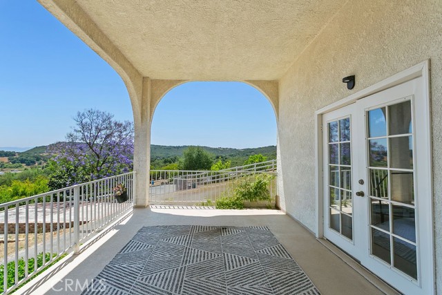 18380 Avenida Caleta, Murrieta CA: https://media.crmls.org/medias/f471a0ff-f019-46c5-9a38-1a8edbd9a246.jpg
