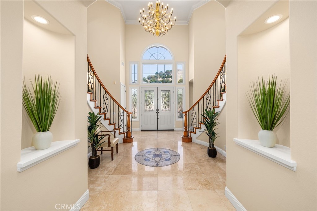 MLS #IV25175620 img 2