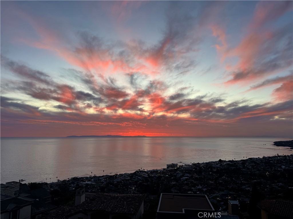 https://media.crmls.org/medias/f4727b93-f5ab-48ef-ac9b-991d2694e343.jpg?preset=X-Large