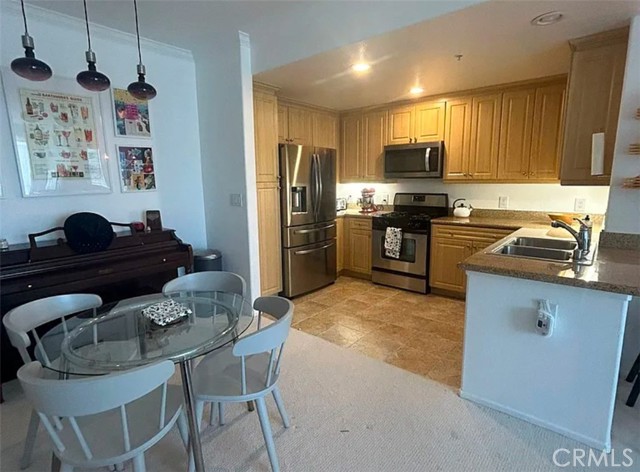 Detail Gallery Image 2 of 21 For 3400 Watermarke, Irvine,  CA 92612 - 2 Beds | 2 Baths