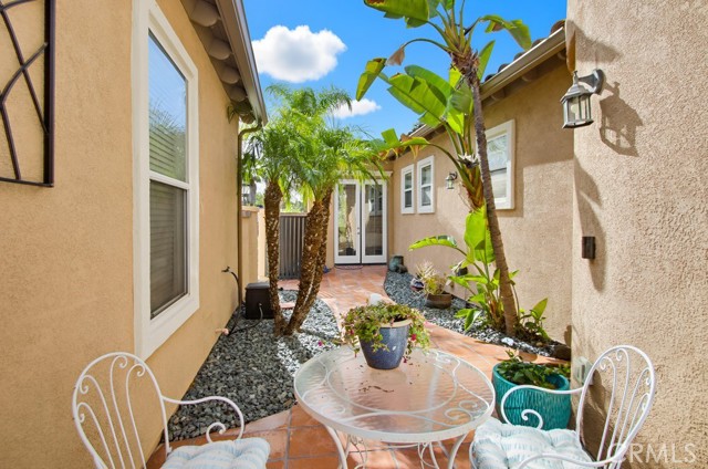 26161 Wyndemere Court, Escondido CA: https://media.crmls.org/medias/f472d49c-9d33-4bdc-b621-6c523ce14182.jpg