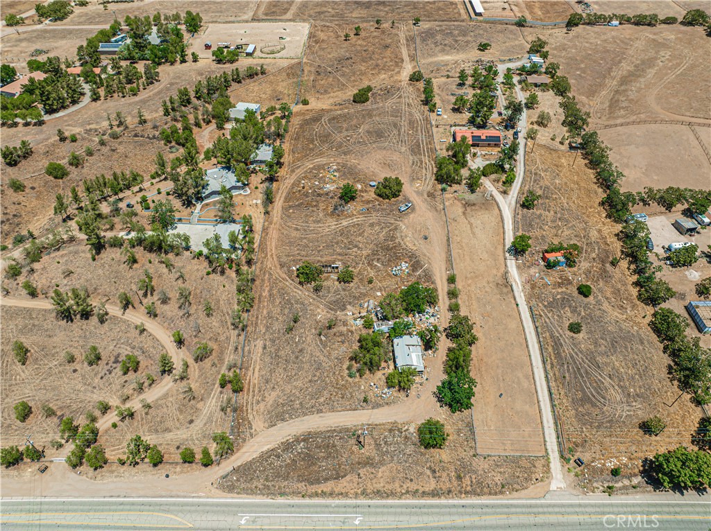 8709 Sierra Highway