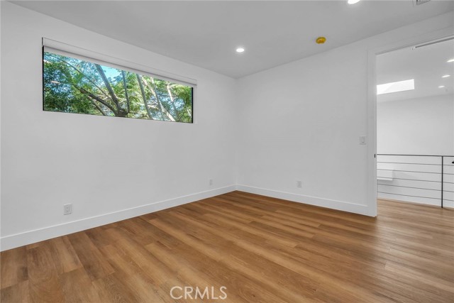 Detail Gallery Image 23 of 28 For 1531 Wellesley, Los Angeles,  CA 90025 - 4 Beds | 3 Baths
