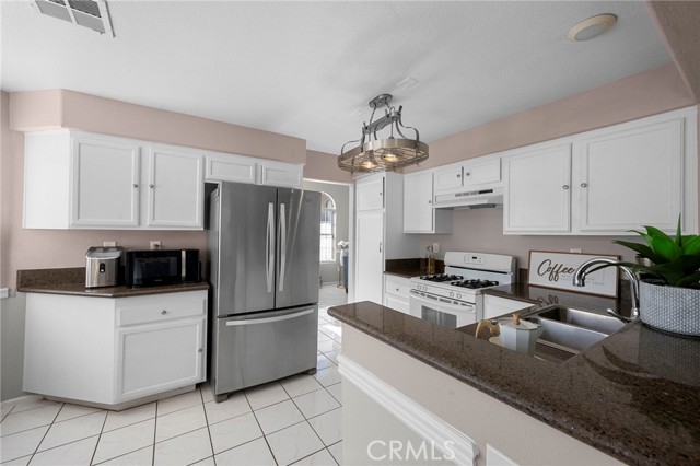 Detail Gallery Image 16 of 48 For 11825 Mount Royal Ct, Rancho Cucamonga,  CA 91737 - 4 Beds | 3 Baths