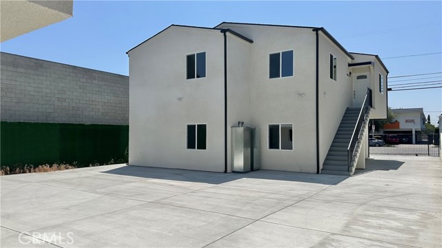 7726 1/2 Laurel Canyon Boulevard, North Hollywood CA: https://media.crmls.org/medias/f474e6a8-00a1-433b-8db6-d5cea34a7068.jpg