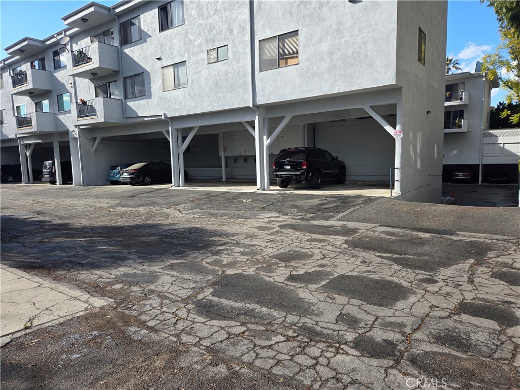 https://media.crmls.org/medias/f4755343-bd7d-4134-841a-a19ed6d651ac.jpg?preset=X-Large