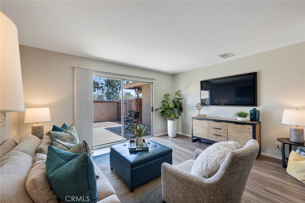 144 Pembroke Lane, Placentia, CA 92870