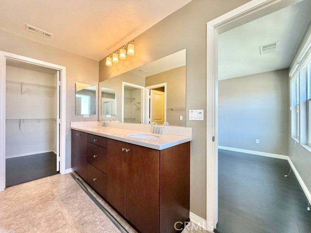 11821 E Solana Place, Cerritos CA: https://media.crmls.org/medias/f477be17-8301-4469-a2df-c2597009a43c.jpg