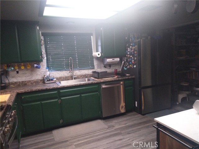 Detail Gallery Image 4 of 16 For 14934 Autumn Ln, Helendale,  CA 92342 - 3 Beds | 2 Baths