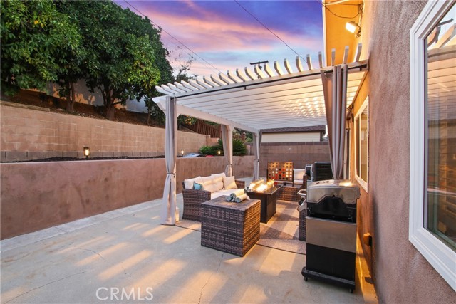 1737 Roseglen Avenue, San Pedro CA: https://media.crmls.org/medias/f477d274-c006-4adf-a8b7-088517f2a21a.jpg