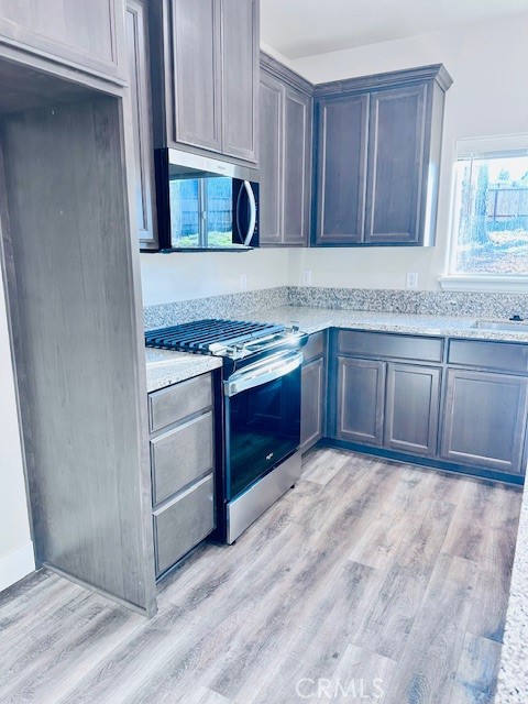 Detail Gallery Image 3 of 16 For 950 Pearson, Paradise,  CA 95969 - 3 Beds | 2 Baths