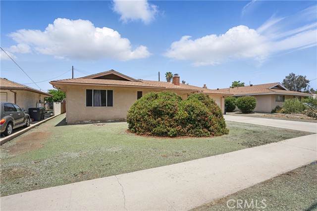 260 E Whittier Avenue, Hemet CA: https://media.crmls.org/medias/f47897ba-af3e-4046-bc69-d9b4db470a77.jpg