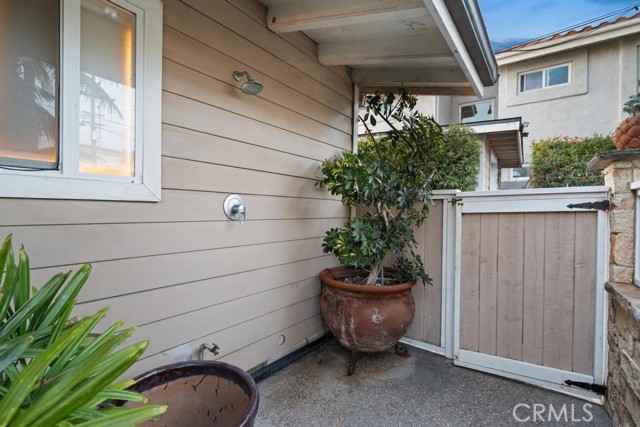 960 Neptune Avenue, Encinitas CA: https://media.crmls.org/medias/f478c0da-476a-4dd2-8f73-0ac4ca91d36b.jpg