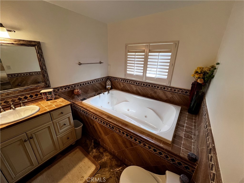 MLS #OC25182899 img 29