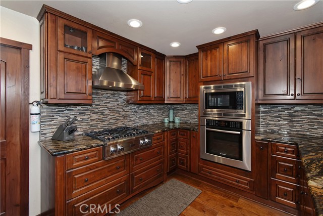 26621 Thunderbird Drive, Lake Arrowhead CA: https://media.crmls.org/medias/f4793726-01cf-4808-93a9-1d2c5b958e87.jpg