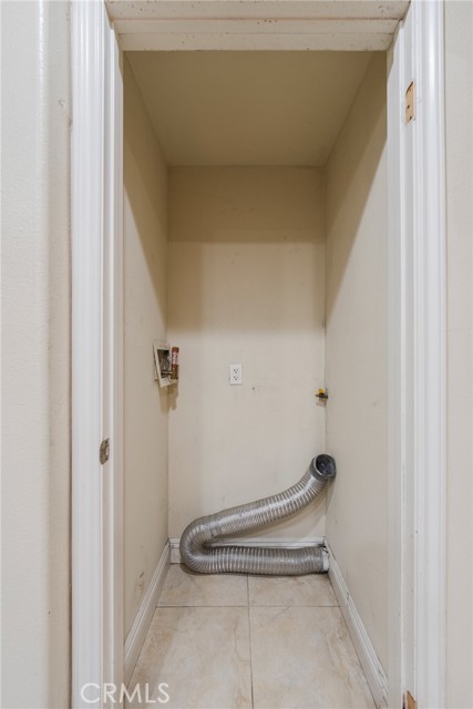 Detail Gallery Image 34 of 41 For 4445 W 163rd St., Lawndale,  CA 90260 - 4 Beds | 3/1 Baths