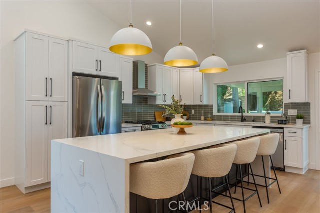 876 Ballina Court, Newbury Park CA: https://media.crmls.org/medias/f4798bc2-1abf-4750-adb3-197606ad794e.jpg