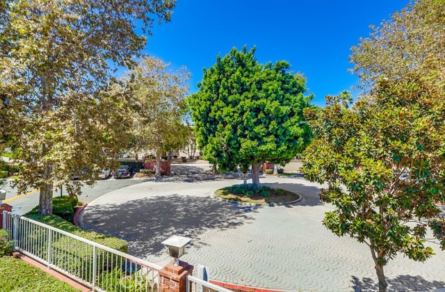 12874 Sycamore Village Drive, Norwalk CA: https://media.crmls.org/medias/f47a3ed4-f5d9-48ff-aeaf-81d17dd1ebf7.jpg