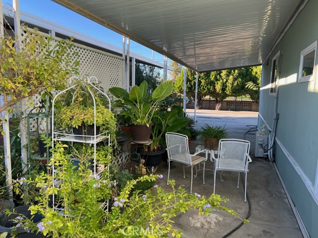 2550 E AVENUE I, Lancaster CA: https://media.crmls.org/medias/f47a70d7-e671-4552-8789-87dda3c5d397.jpg