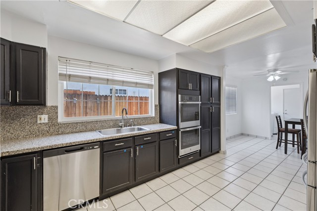 18627 Arminta Street, Reseda CA: https://media.crmls.org/medias/f47bc8d0-fdfa-4e71-8507-87945d062ac3.jpg