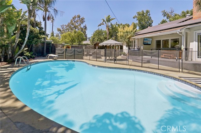 13340 Aetna Street, Valley Glen CA: https://media.crmls.org/medias/f47ca415-4882-4235-8aaa-ad214e0e0f89.jpg